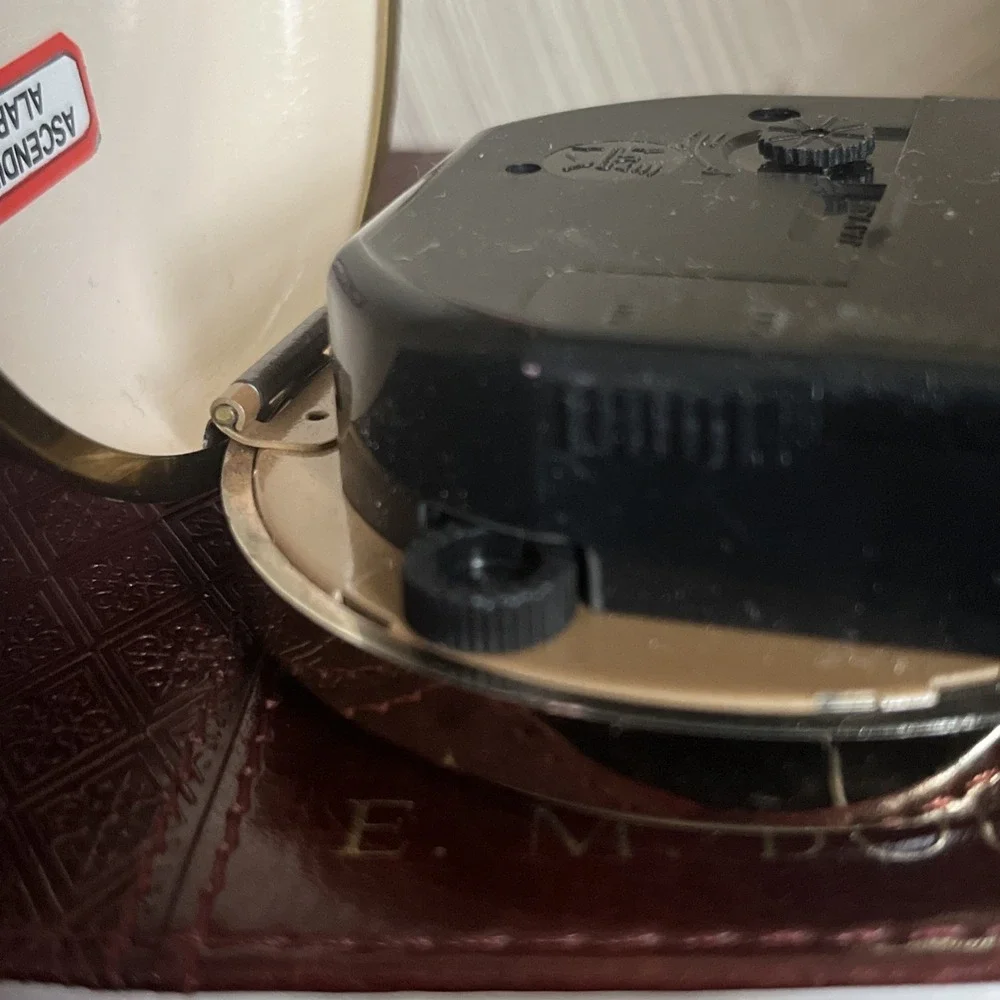 Vintage Bulova Folding Quartz World Time Travel Alarm Clock